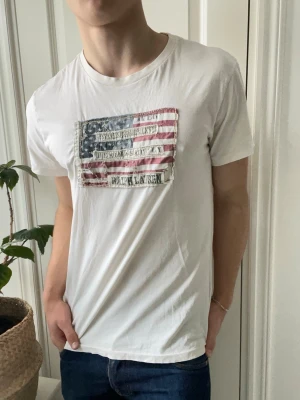Ralph Lauren denim and supply t shirt  - Ralph Lauren denim and supply t shirt, Inga defekter! Modellen i bilderna är 180 cm 75 kg och bär Storlek M , Kom med frågor! 🌟 (Kan gå ned i pris vid köp av paket 😉)