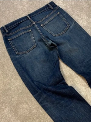 A.P.C. Selvedge jeans - APC jeans! | Modell: New Standard | Skick 9/10 Mycket bra | Nypris ca 3000kr | Mitt pris 925kr | Midjebredd: 42cm | Ytterbenslängd: 112cm | Kom gärna pm vid frågor eller funderingar!