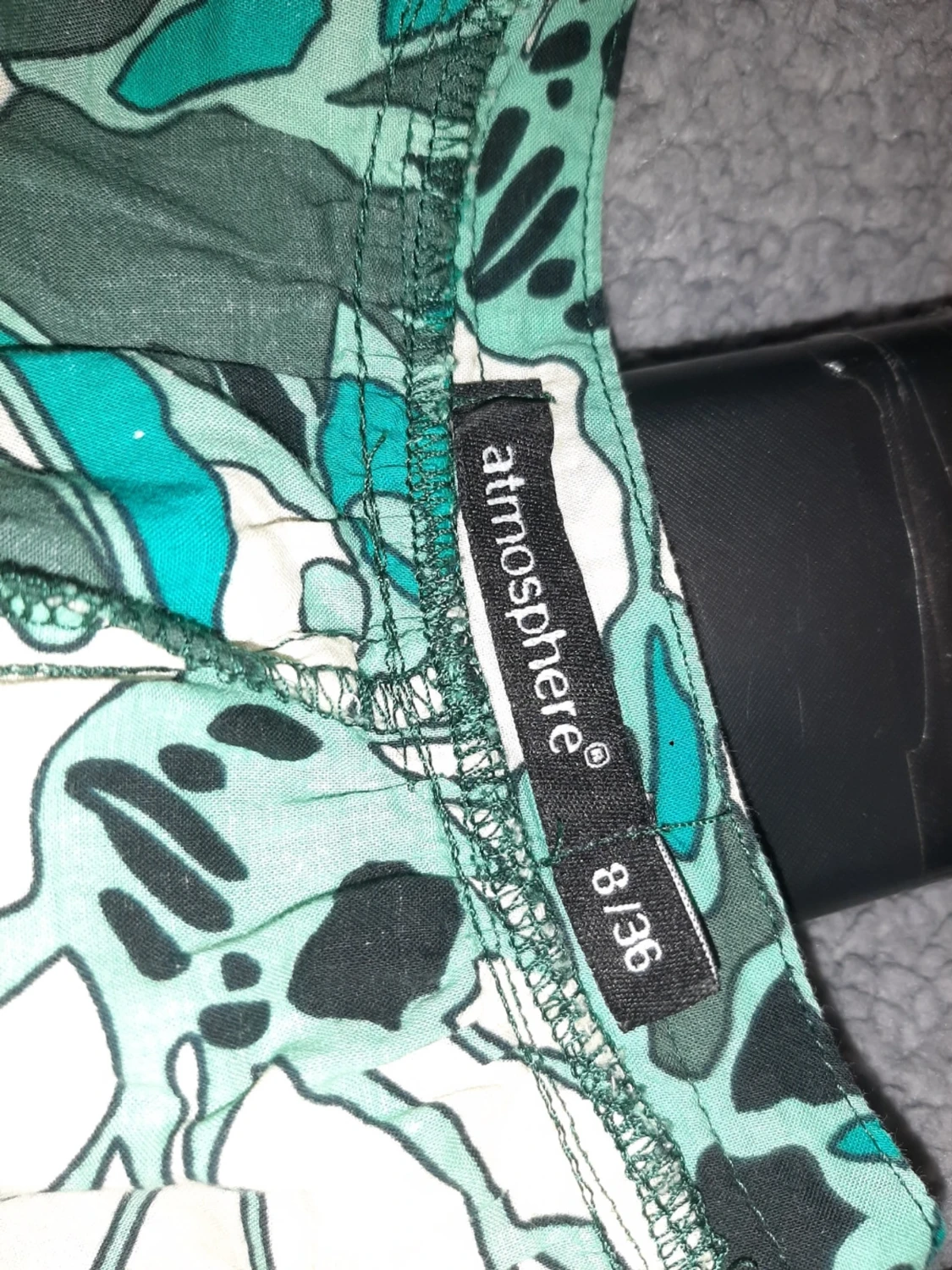 Blommig kortklänning med knyt - 2