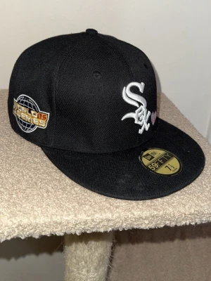 Chicago White Sox - 59,6 cm📐 knappt använd så nästan ny, priset kan diskuteras vid snabbköp.