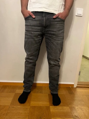 Nudie jeans Lean Dean - Schyssta Nudie jeans Lean Dean, knappt använda. Storlek 34/34