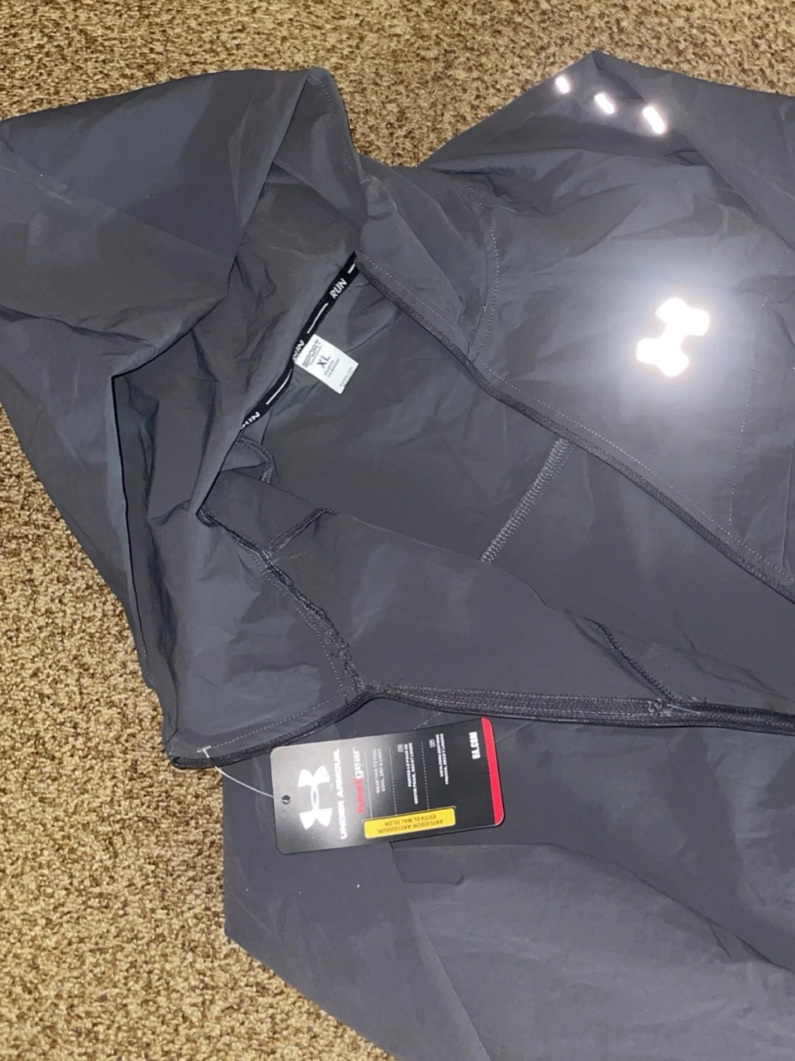 Svart vindjacka från Under Armour - 3