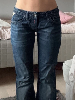 Låga jeans - Säljer ett par så snygga jeans från Replay. De är knappt använda och finns kvar tills det står köpt🥰