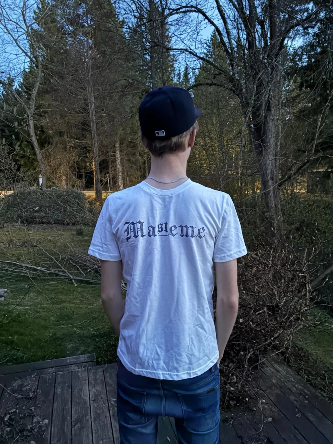 Vit t-shirt med tryck från Masteme