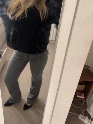 kostym byxor nelly - gråa kostym byxor från nelly