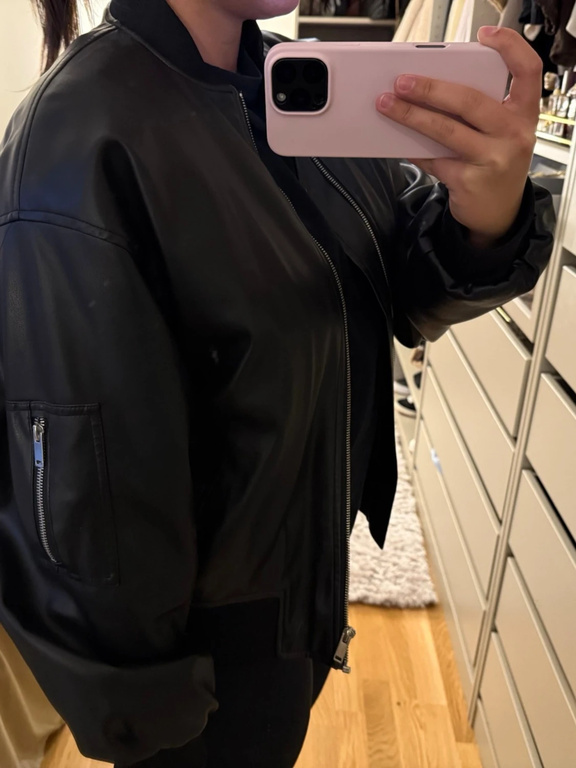 Svart oversized skinnjacka - 1