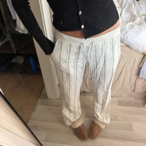 Linnebyxor randiga  - Snygga mönstrade linnebyxor med dubbeltyg🙌🏼💕