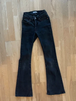 Gina tricot 32, xs - Bra skick, svartgrå, low/mid rise