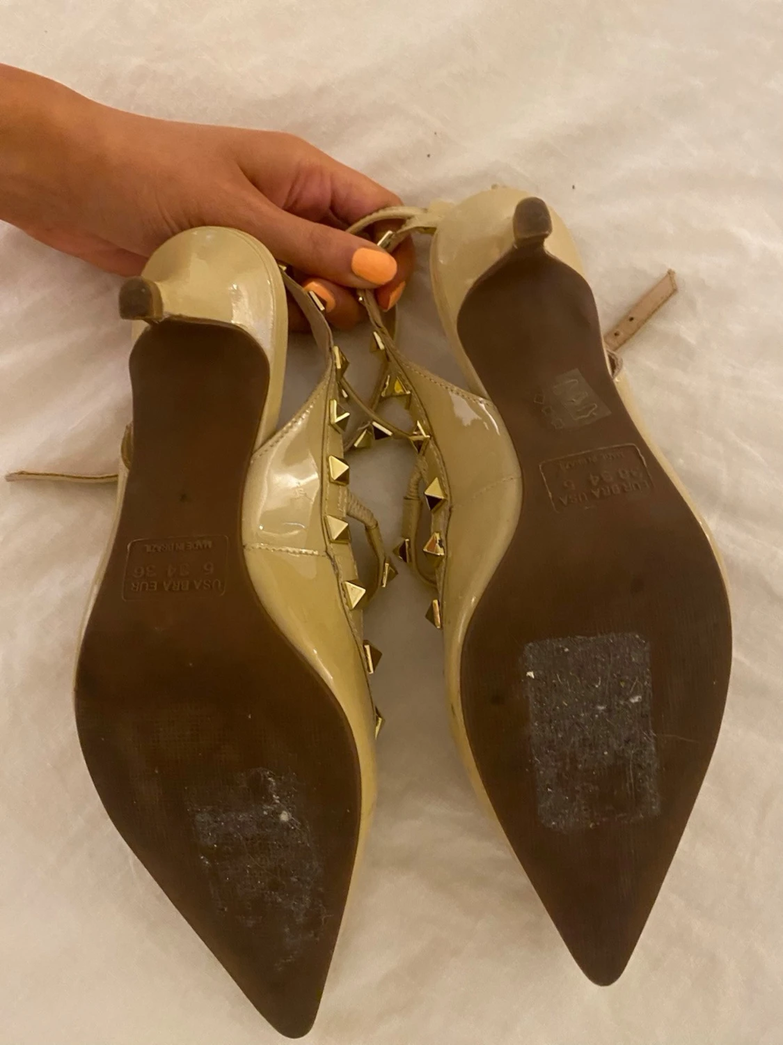 Beige pumps med nitar Shoe Biz - 2