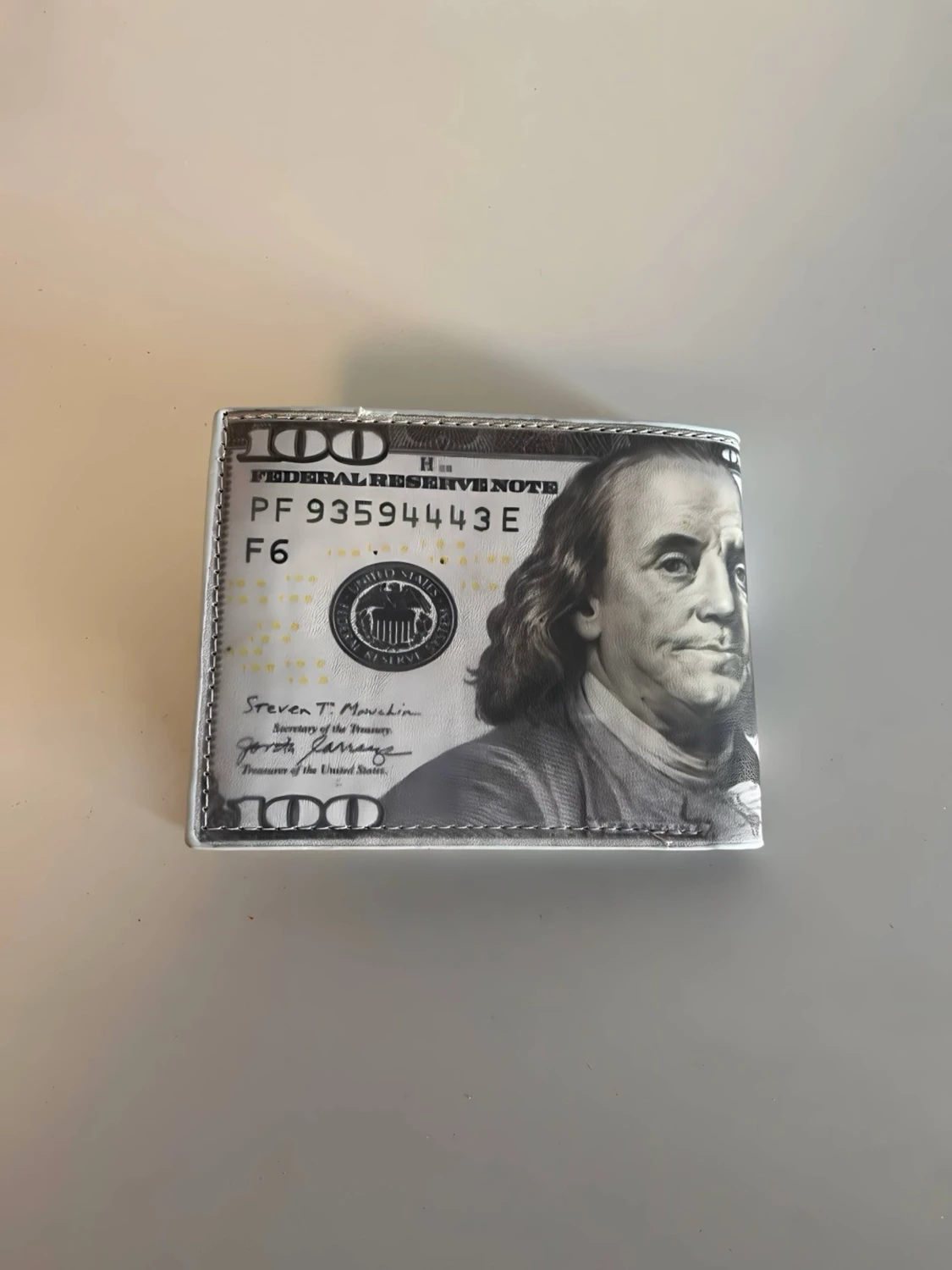100 dollar wallet 