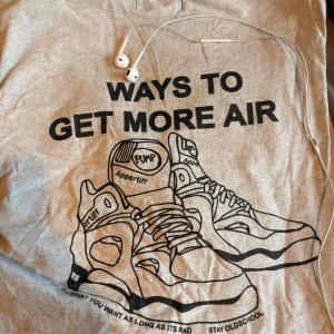Grå långärmad + t-shirt Appetiff - Säljer en grå långärmad plus en t-shirt från Appetiff. Aldrig använt jävligt skön faktiskt. Storlek S