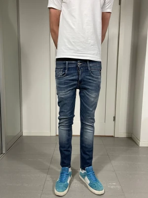 Replay Anbass Jeans - Säljer nu dessa Replay Anbass jeans, skriv för fler bilder/frågor🙌🏼