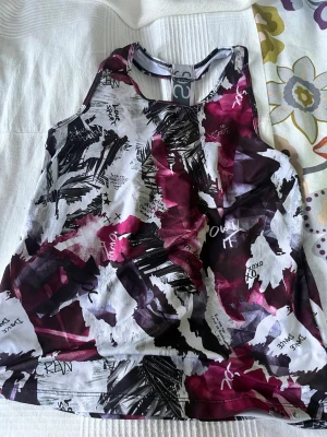 Barn tränings linne - Coolt tränings linne för barn ca 10 år!! Var skick