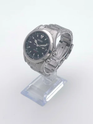 Seiko Prospex Alpinist  - • Modell: Seiko Prospex Alpinist • Storlek: 39,5 mm • Referens: SPB117 • År: 2022 • Skick: Bra • Medföljer: Originalbox, manualer, tag + extra strap
