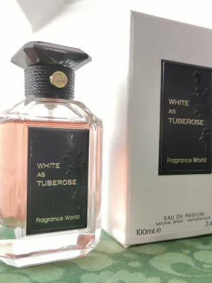 Fragrance World White As Tuberose - Fragrance World White As Tuberose, ca 95ml av 100ml kvar