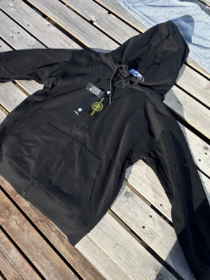 Stone island hoodie - Never used perfect cond fit M