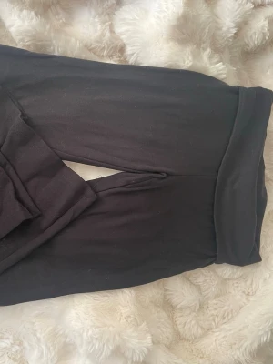 Yoga pants från new yorker - Helt oanvända yoga pants från new yorker storlek xs, lågmidjade🩷