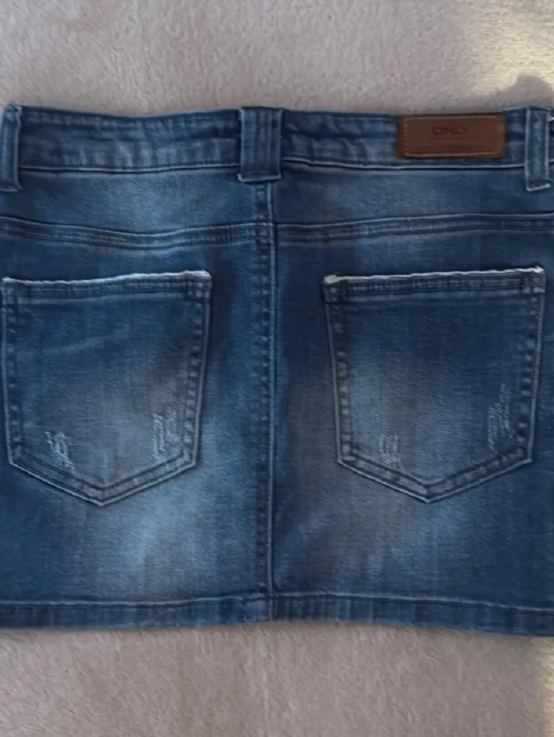 Jeanskjol med lace och slitningar - 1