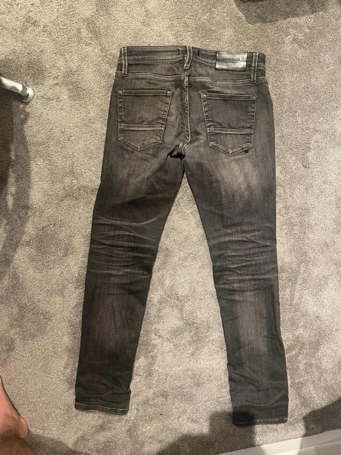 Svart fadade jackjones slimjeans - 1