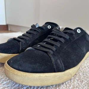Saint Laurent skor - Storlek 42,5 | Skick 8/10 | Bara skorna medföljer | Hör av dig vid frågor!