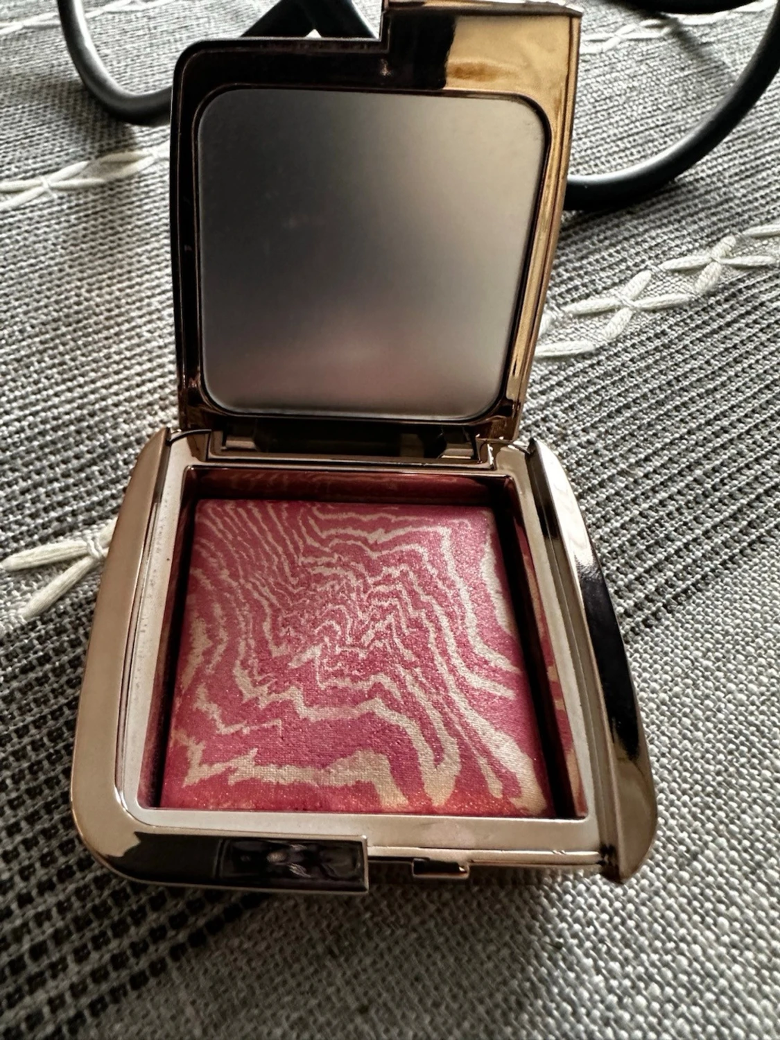 Hourglass Ambient Lighting Blush