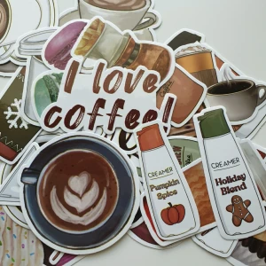 26st kaffe klistermärken/stickers - Klistermärken/stickers Motiv: kaffe  Antal: 26st Skick: ny/oanvänd  Kul att använda till pyssel, scrapbooking och annat. Kan tex användas till att dekorera din bärbara dator, anteckningsbok, resväska, etc. 