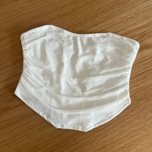 Vit bandeau topp - Snygg vit bandeau tubtopp. Endast testad.