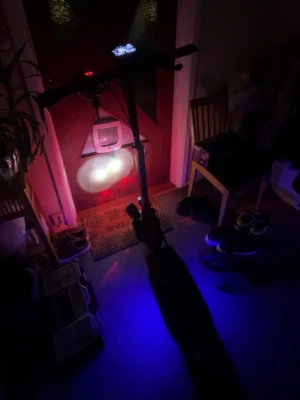 Elsparkcykel IX4 - Säljer min IX4 då jag vill testa på något nytt den är i jättebra skick inget fel på den finns en egen app till den där du själv kan ställa in o bestämma går i 45km/h i turbo läge. Gått i 1873km som sagt inte ett fel på den hämtas i Hässleholm 