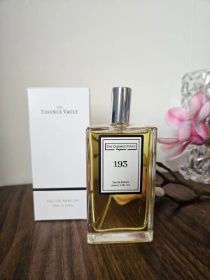 The essence vault 193 Bianco Latte - Inspirerad av Bianco Latte. Endast testad 🌸