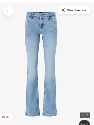 Lee jeans - Öppen för prisförslag så bara att fråga! Fint skick men lite slitna längst ned (inte mycket), säljer pga för stora. Skriv om du vill ha egna bilder eller mått💓 W25 L31