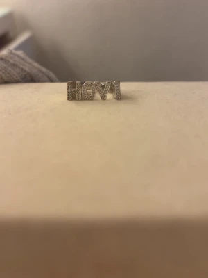 Hov1 silver ring  - En Hov1 silver ring, lite rostig där bak 