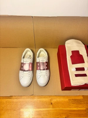 Valentino Open Sneaker Metallic Pink 39 - Storlek 39, nypris ~7000kr, 100% äkta 