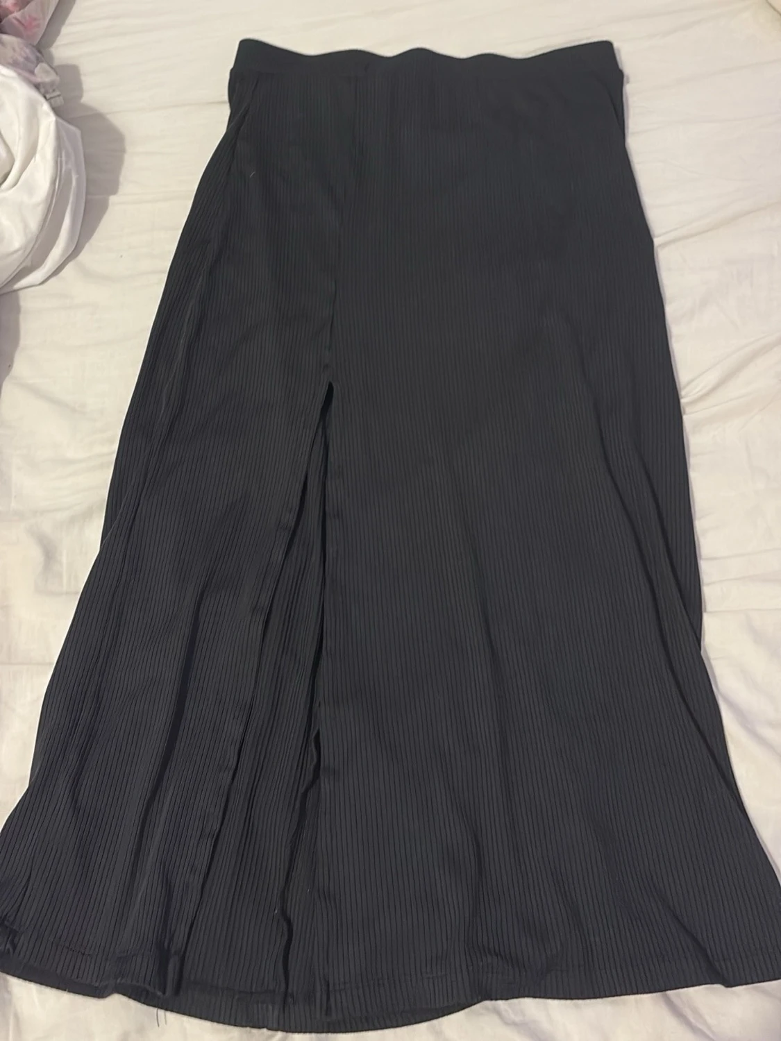 Svart långkjol med slits