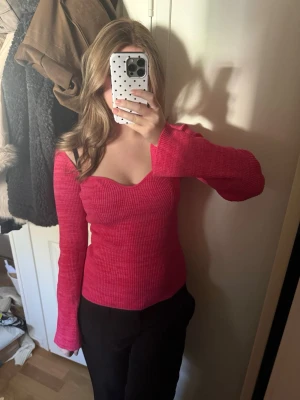 Topp - Storlek m från H&M, stickad!!