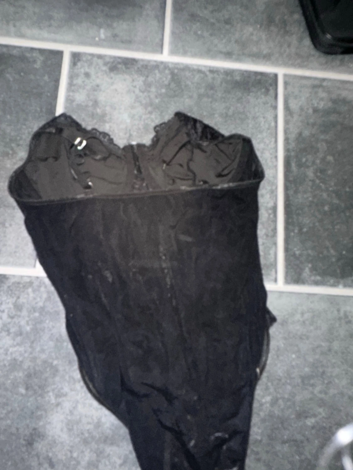 Svart spetsbody med detaljer - 1