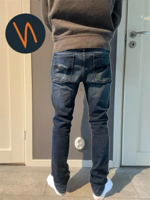 Nudie Jeans Lean Dean - Säljer dessa feta Nudie Jeans av modellen Lean Dean🔥  Jeansen har feta Fades och en phone fade på bakfickan😁 ——————————————— Storlek:W31 L32 Utgå dock från måtten i bilderna😁 Modellen är ca 178cm!  Passar även längre!  OBS! Jeansen har en mycket liten lagning under höger bakficka!  Om du undrar något eller vill ha fler bilder så tveka inte på att höra av dig!