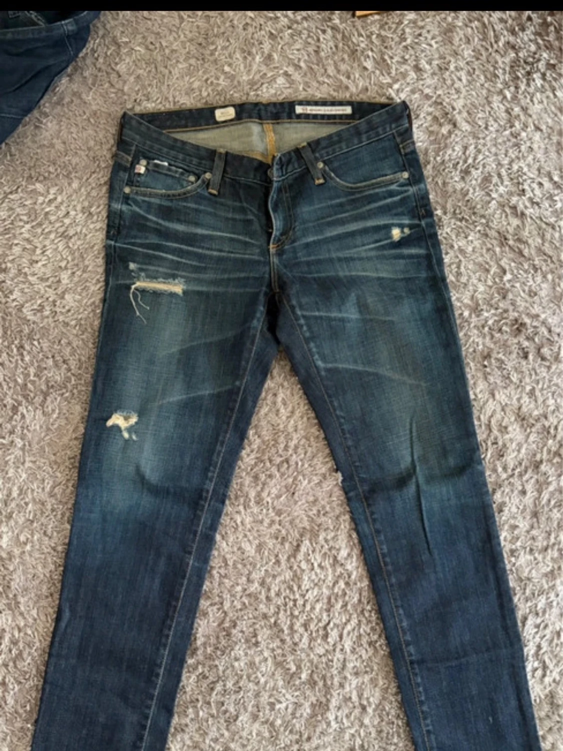 Mörkblå jeans från True Religion - 1