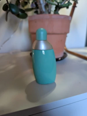 Eden cacharel - 30 ml. Enbart använd 3 gånger. En riktig 90tals klassiker! 