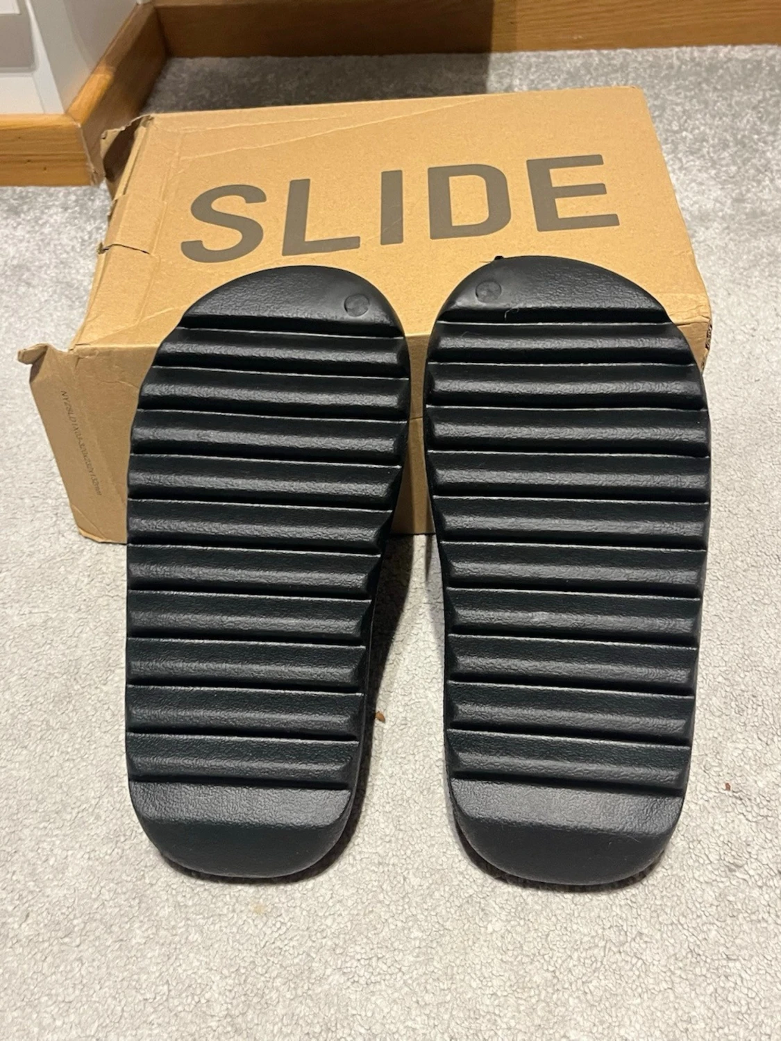 Svarta Adidas Yeezy Slides sandaler - 4