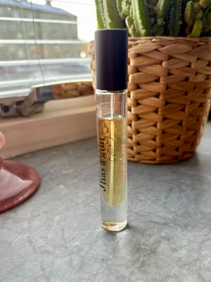 Juliette has a, Miami shake  - Miami shake, 7,5 ml. Se bild hur mycket som tagits 