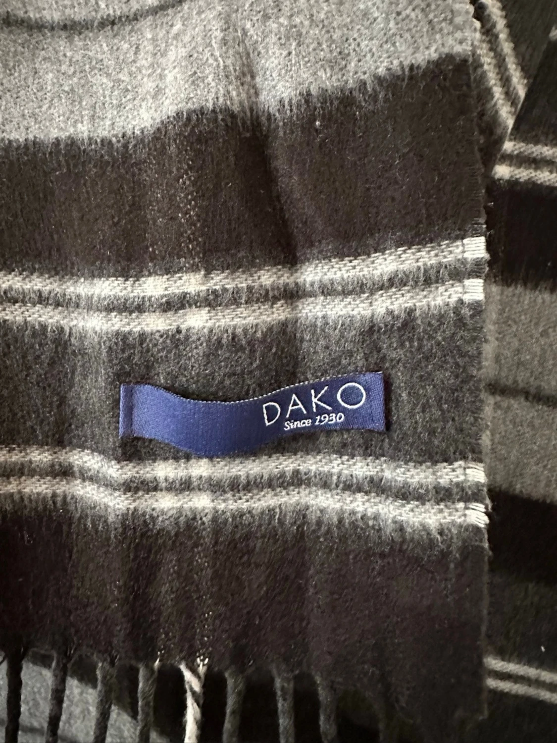 Grå svart rutig halsduk från DAKO - 3