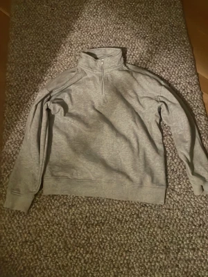 Grå hoodie  - Lager 157 hoodie. Inga skador.