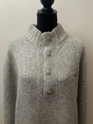 Stickad tjocktröja - Snygg stickad tjocktröja från nowOn i storlek XL