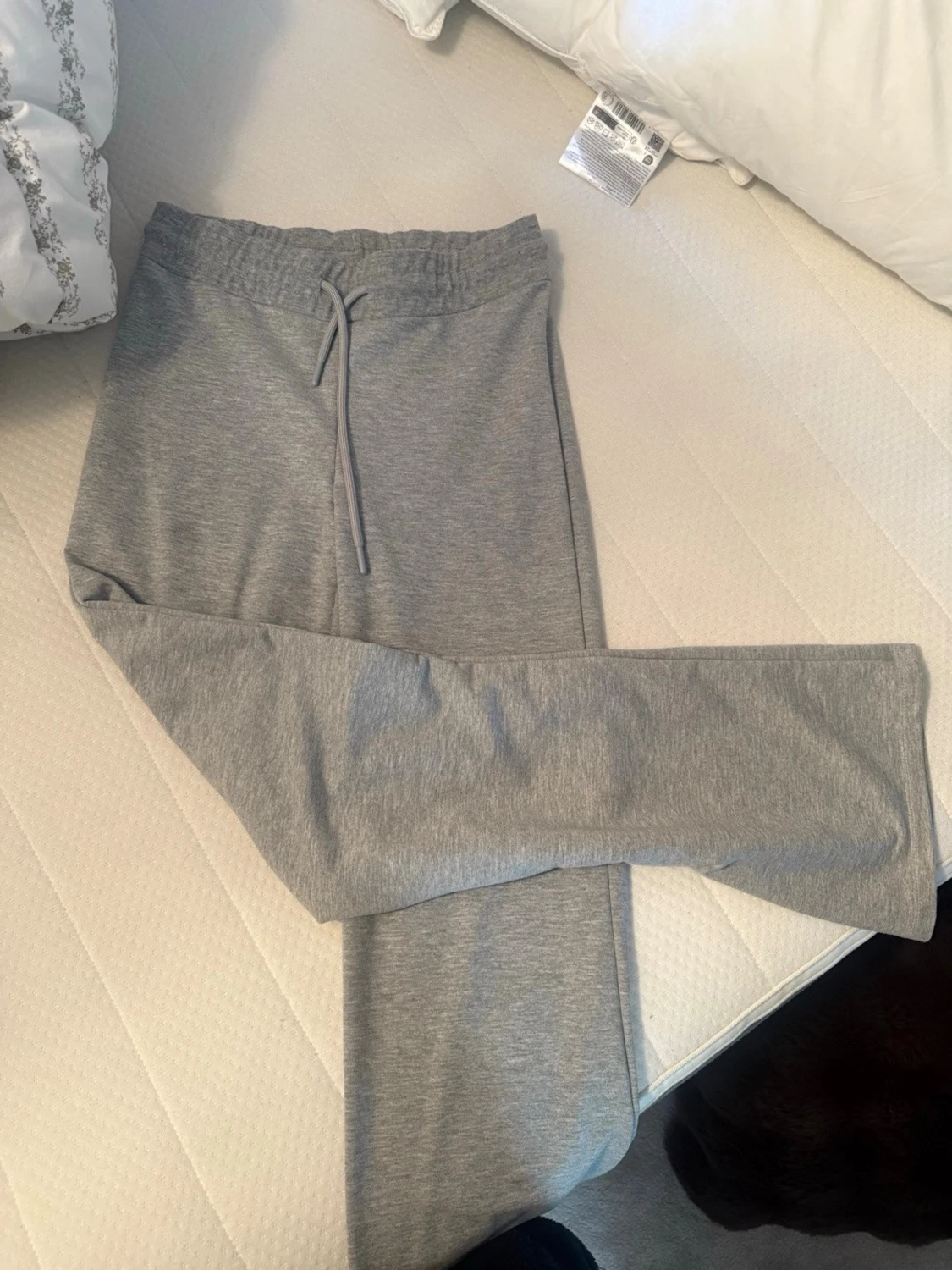 Grå mjukisbyxor