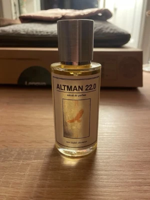 Altman 22.0  - Altman 22.0 från One Bold Chemist. Endast testad en gång. Liknar pdm Altair. Fin doft 