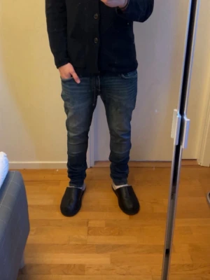 Jack & Jones - Storlek: 30/32 Skick: 9,5/10 nypris: 1500kr