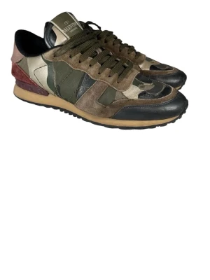 Valentino Rockrunners - Säljer dessa Valentino Rockrunners i storlek 42, bra skick. Med ett par defekter.
