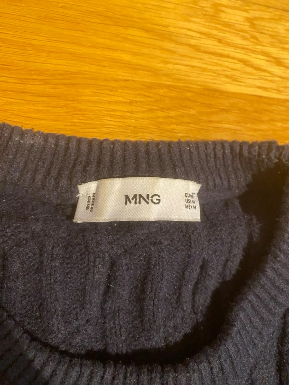Mörkblå stickad tröja från Mango - 1