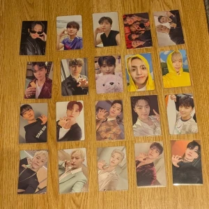Seventeen photocards  - DMa så.lägger jag upp en ny annons med dom kort du vill köpa!  Priser är negotiable, gruppkort: 35kr, weverse pob: 60kr, resten 45kr styck🫶 Alla finns tillgängliga just nu!