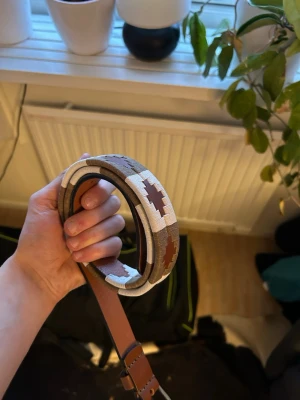 Pampeano bälte - Säljer detta pampeano bälte, använd ca 5 gånger. Digitalt kvitto finns! Säljer den åt brorsan, nypris ligger på 1299!